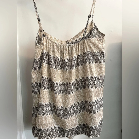 Banana Republic XS cotton, leaf tank w/spaghetti straps. 5 button front accents. - Picture 1 of 7